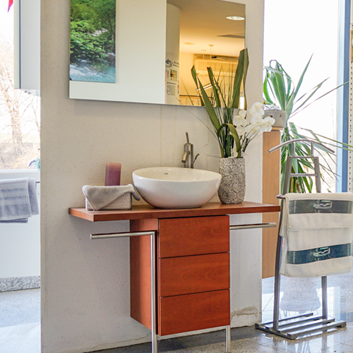 Ausstellungsstück einer Waschbeckenvariante im Firmengebäude.